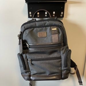 TUMI Alpha Bravo - Knox backpack - Excellent - only used a few times